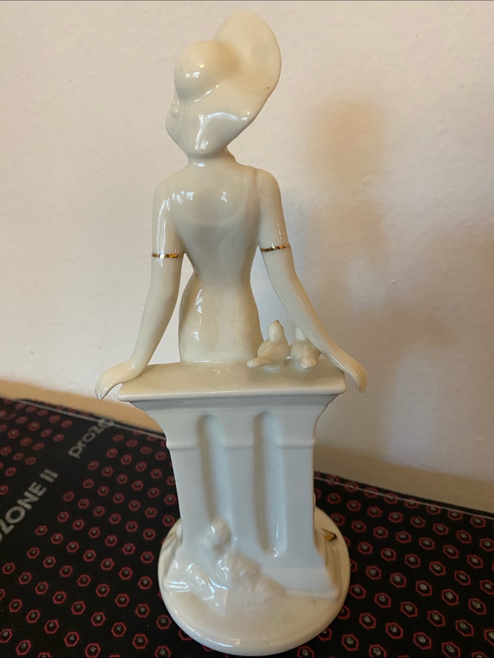 'Gatsby Collection' by George Good, Lady Figurine with Gold Accents - Picture 3 of 3